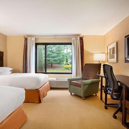 Doubletree By Hilton Hotel Boston - Bedford Glen Стая снимка