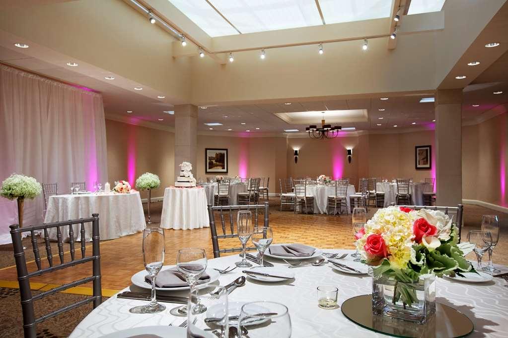 Doubletree By Hilton Hotel Boston - Bedford Glen Съоръжения снимка