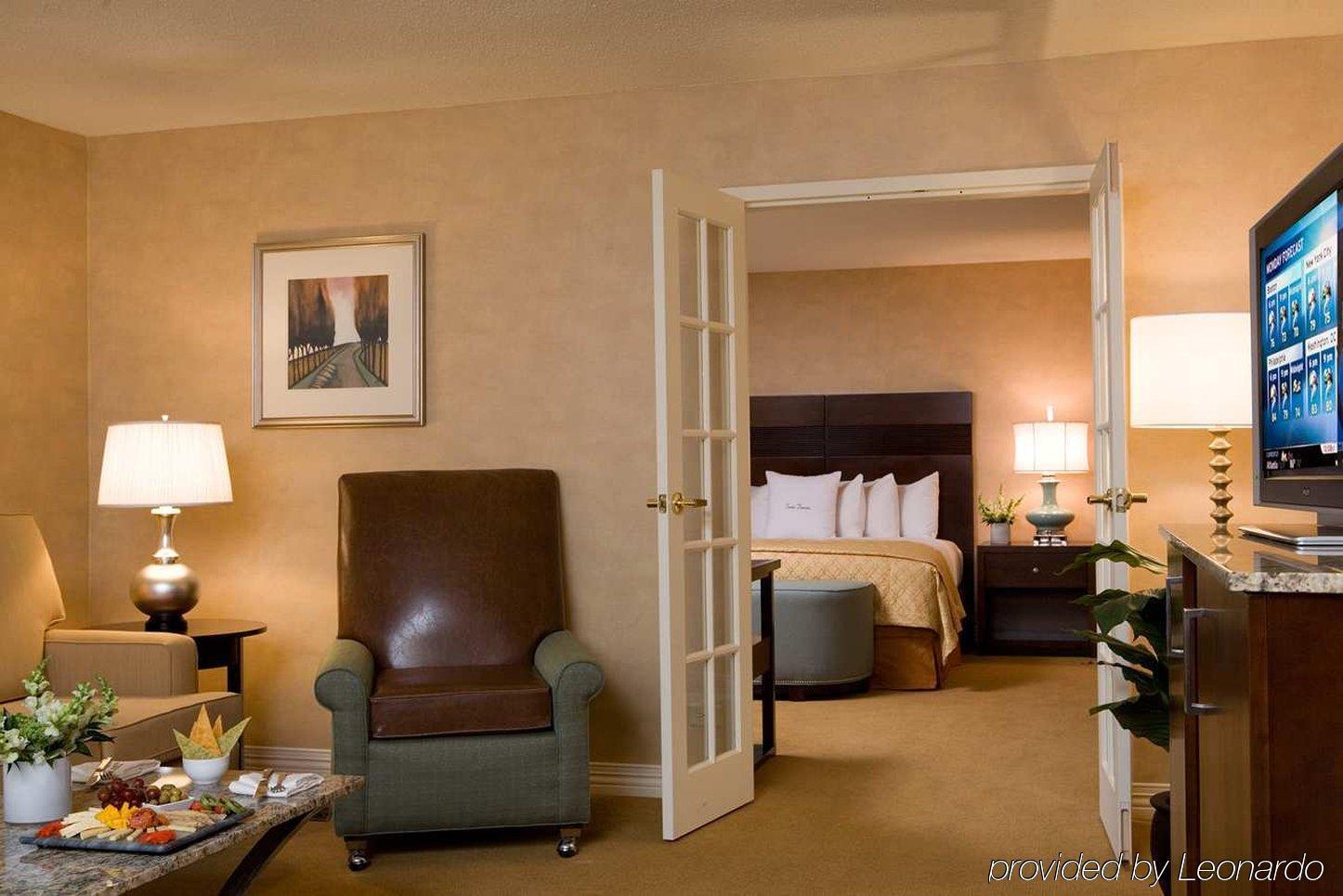 Doubletree By Hilton Hotel Boston - Bedford Glen Стая снимка