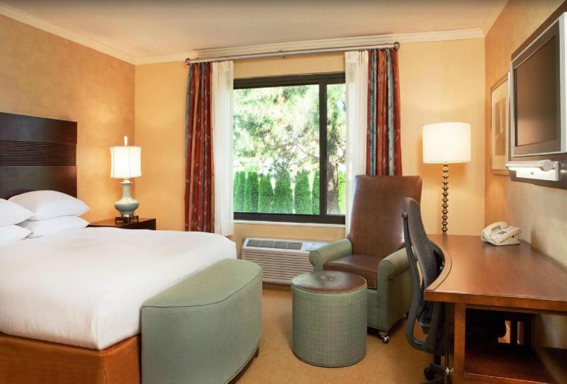 Doubletree By Hilton Hotel Boston - Bedford Glen Екстериор снимка