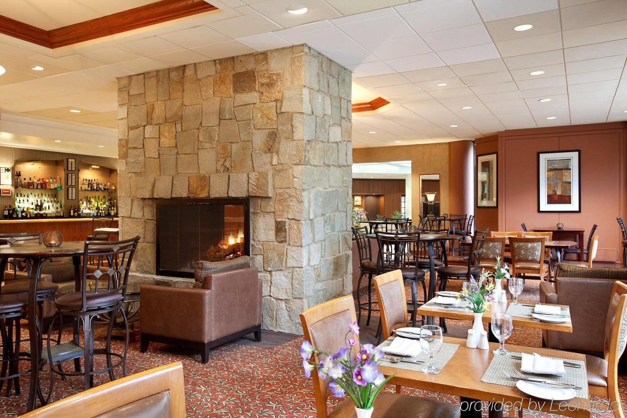 Doubletree By Hilton Hotel Boston - Bedford Glen Екстериор снимка