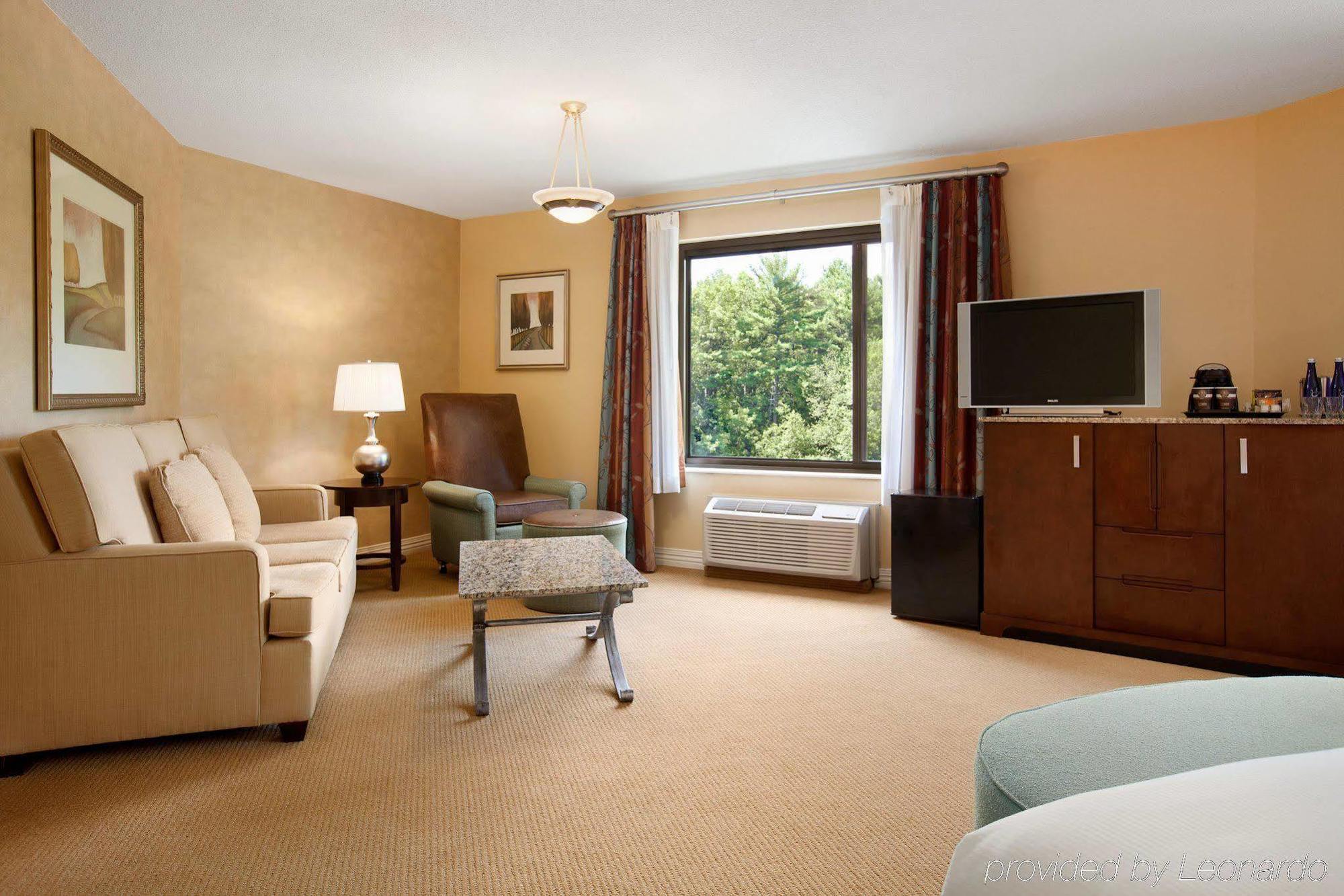 Doubletree By Hilton Hotel Boston - Bedford Glen Екстериор снимка