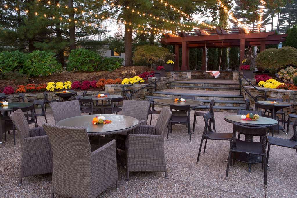 Doubletree By Hilton Hotel Boston - Bedford Glen Екстериор снимка